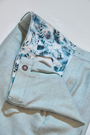 Zoom sur les détails de l’intérieur du pantalon LINCOLNW vert.