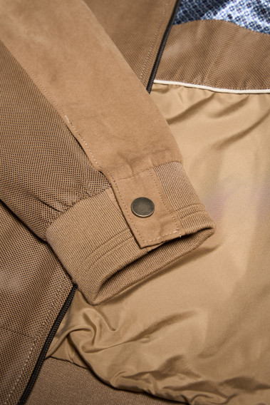 Zoom sur la manche du blouson suédine OLIVIER beige.
