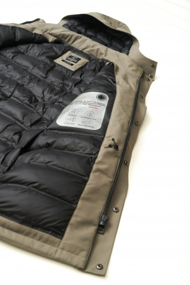 Zoom sur l'intérieur de la parka SIERA beige. 2 poches intérieures.