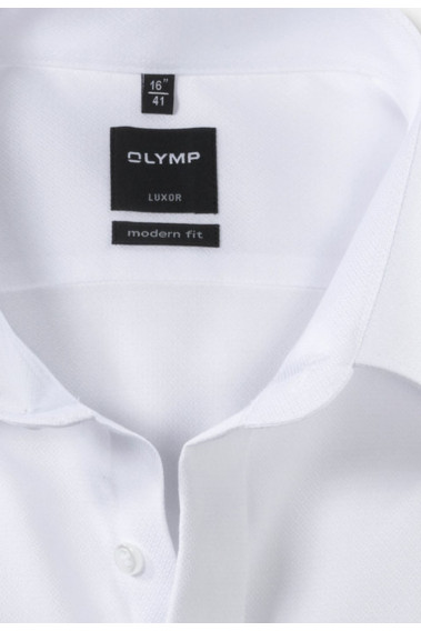 Zoom sur le col de la chemise regular blanche mousquetaire.