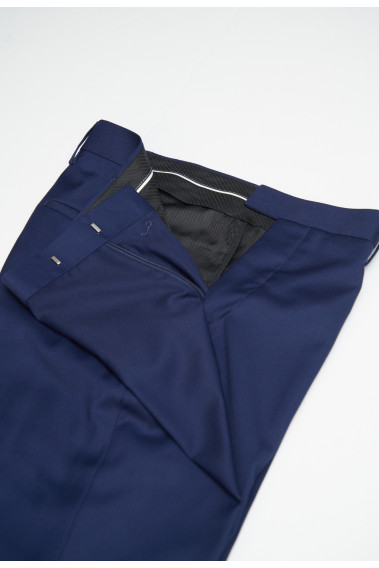 Zoom sur les détails du pantalon DIANA bleu.