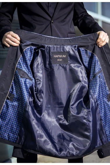 Zoom sur l'intérieur de la parka KILIAN marine. Elle comporte 2 poches intérieures.