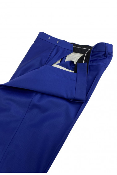 Zoom sur les détails du pantalon SULTAN bleu indigo;