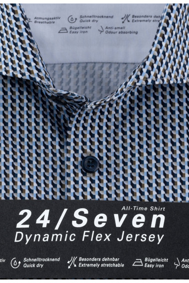 Zoom sur le col de la chemisette regular fantaisie bleue.