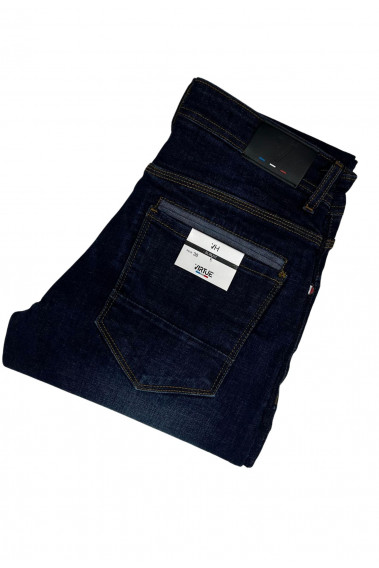 Zoom sur la partie arrière du jean SLIM PARISBONE bleu moyen.