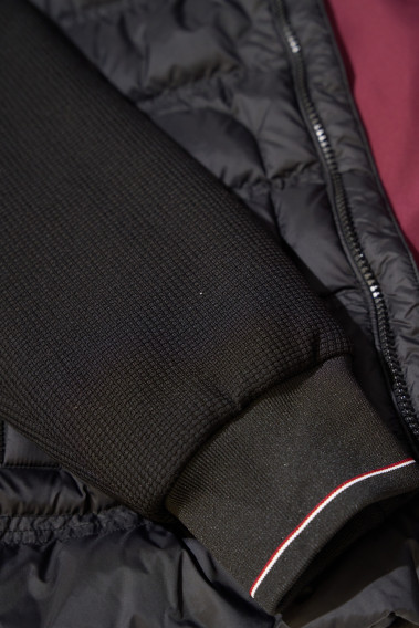 Zoom sur la manche de la doudoune MIDDLAND noire.