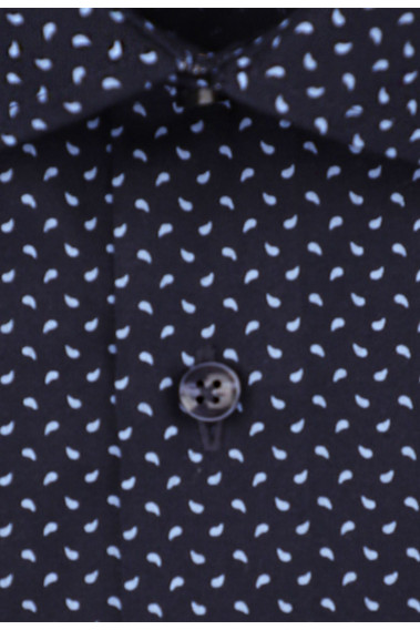 Zoom sur les détails de la chemise slim fantaisie marine.