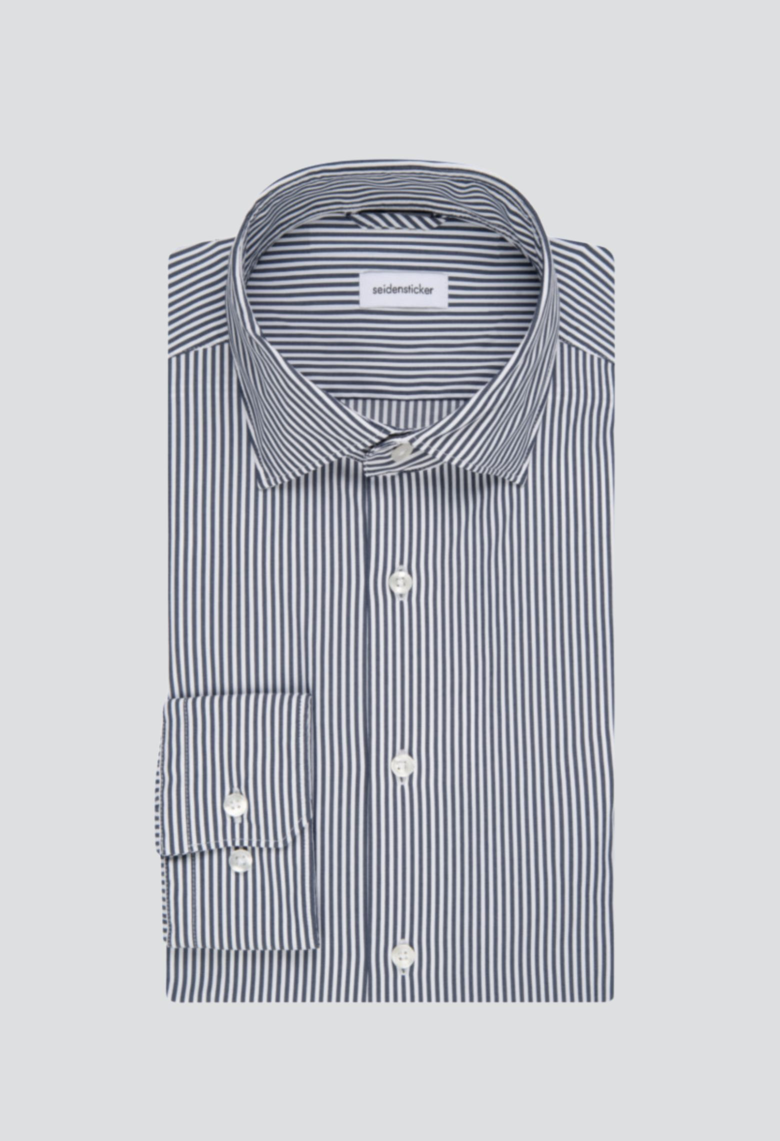 Chemise slim à rayures grises : manches longues.