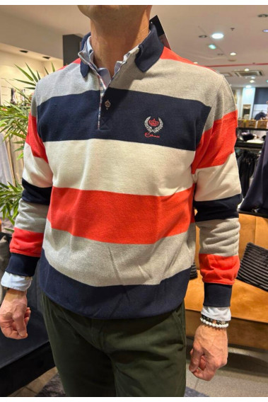 Homme portant le polo manches longues orange à rayures. Col chemise et coupe classique.